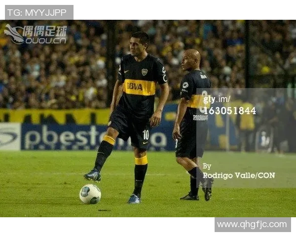 加一号球衣背后的传奇足球人物与他们的辉煌成就分析